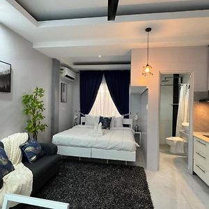 Deluxe King Studio